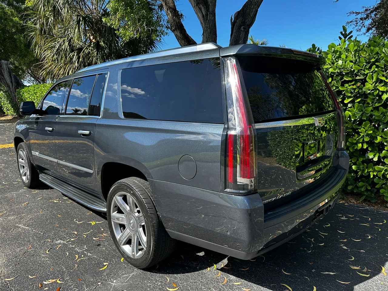 Cadillac Escalade ESV 2WD Luxury 2020 Cadillac Escalade ESV 2WD Luxury 2020