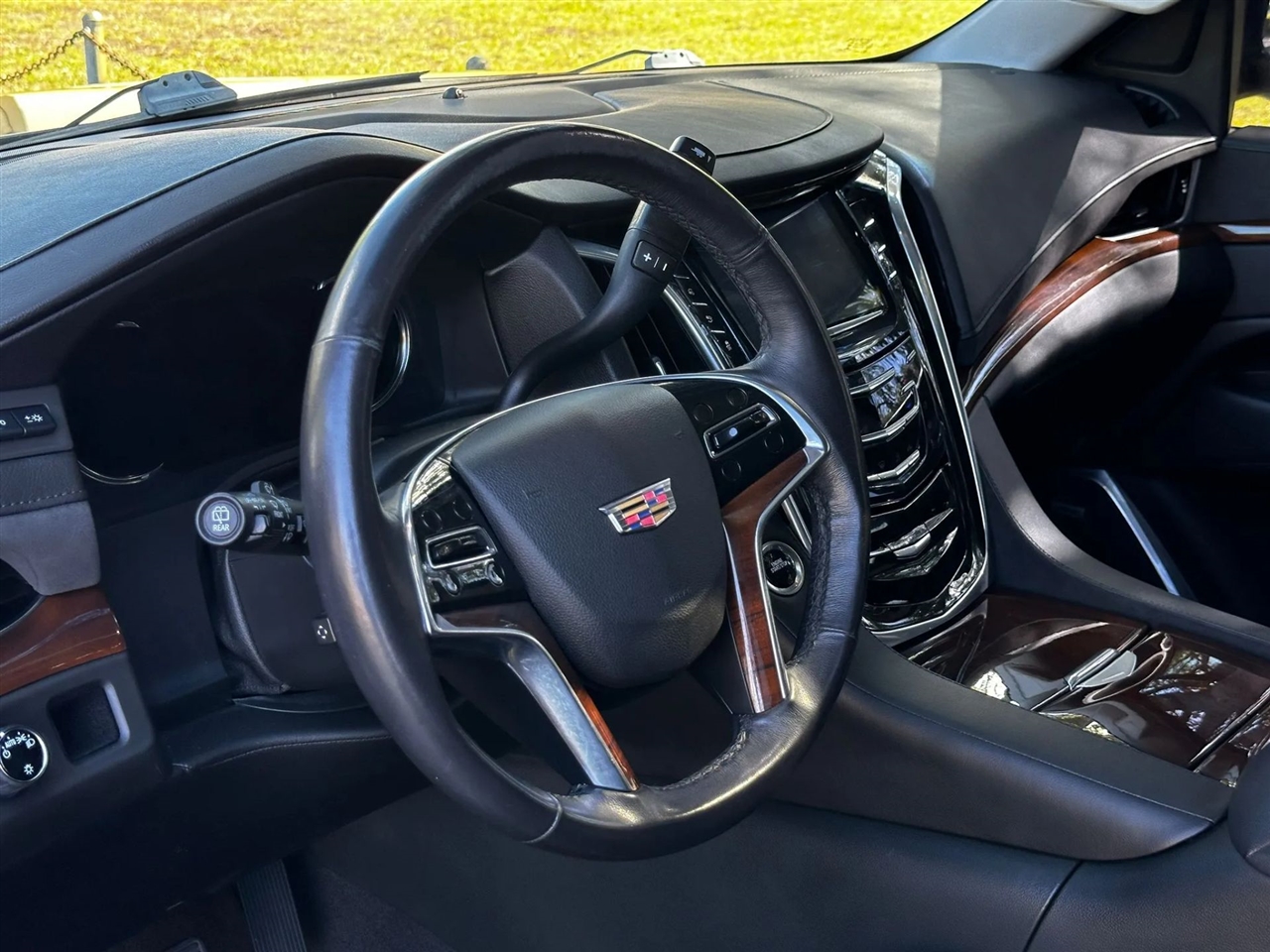 Cadillac Escalade ESV 2WD Luxury 2020 Cadillac Escalade ESV 2WD Luxury 2020