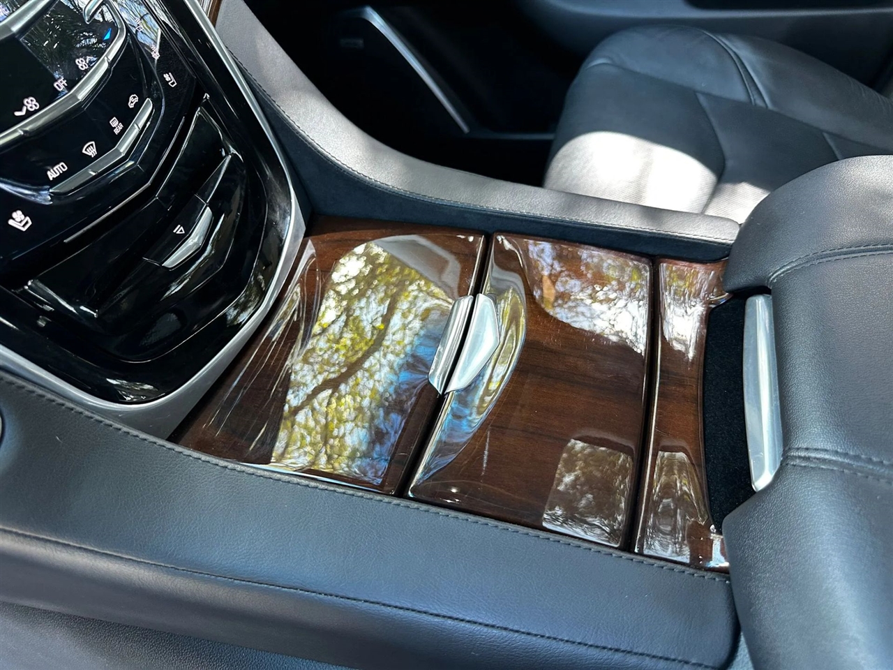 Cadillac Escalade ESV 2WD Luxury 2020 Cadillac Escalade ESV 2WD Luxury 2020