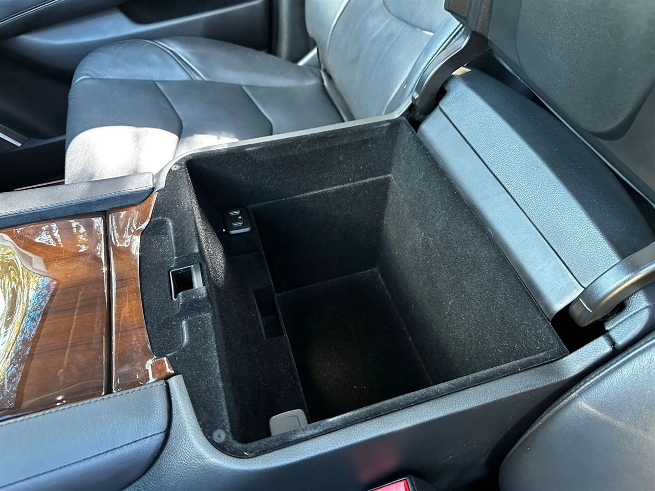 Cadillac Escalade ESV 2WD Luxury 2020 Cadillac Escalade ESV 2WD Luxury 2020