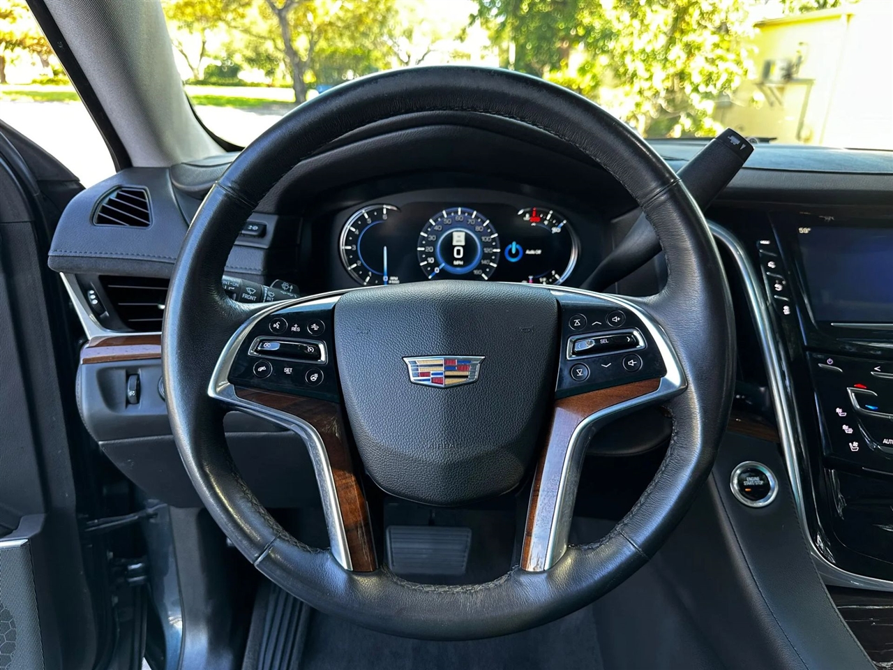 Cadillac Escalade ESV 2WD Luxury 2020 Cadillac Escalade ESV 2WD Luxury 2020