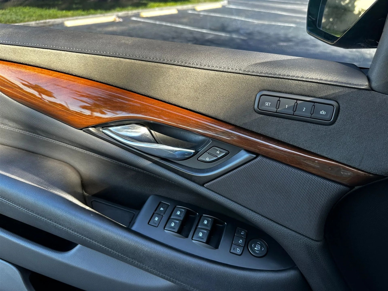 Cadillac Escalade ESV 2WD Luxury 2020 Cadillac Escalade ESV 2WD Luxury 2020