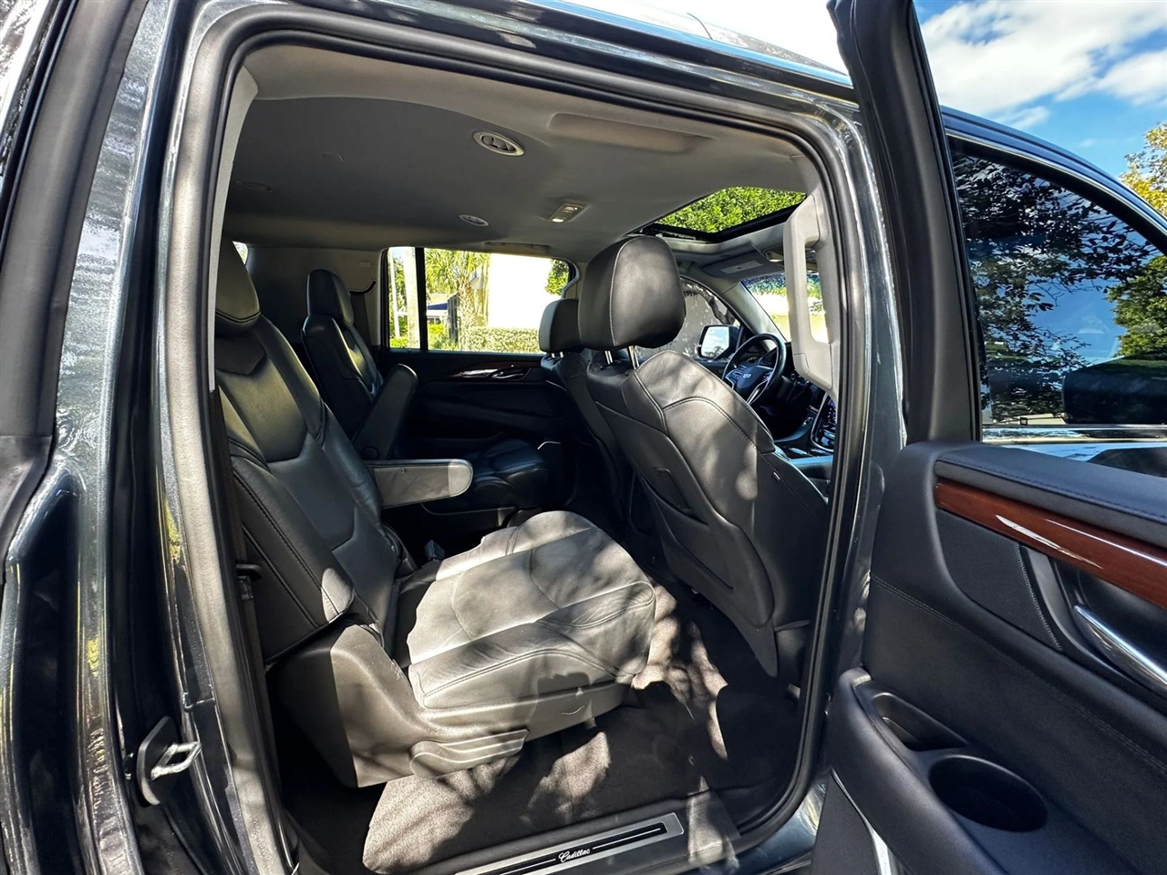 Cadillac Escalade ESV 2WD Luxury 2020 Cadillac Escalade ESV 2WD Luxury 2020