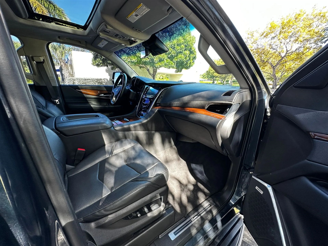 Cadillac Escalade ESV 2WD Luxury 2020 Cadillac Escalade ESV 2WD Luxury 2020