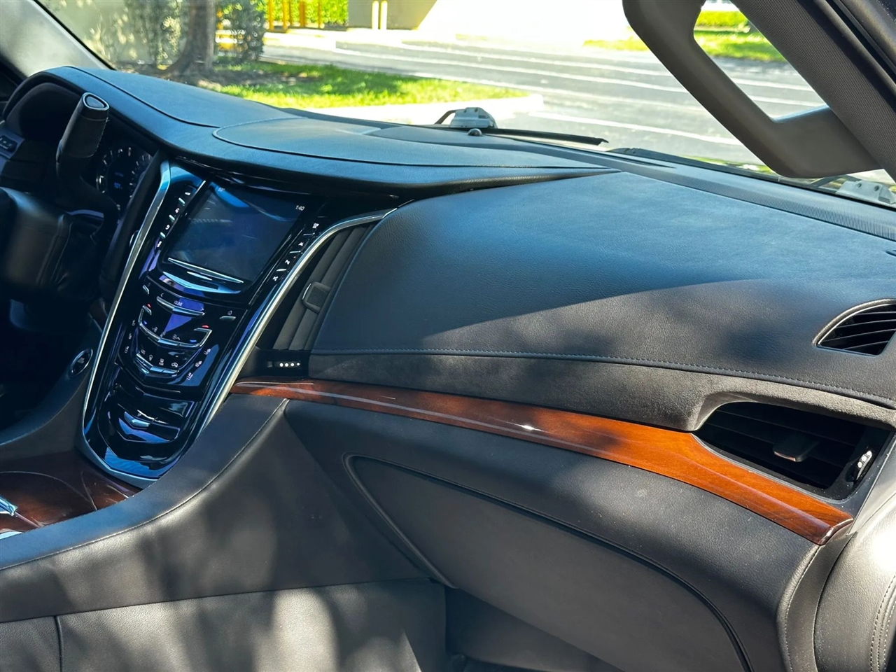 Cadillac Escalade ESV 2WD Luxury 2020 Cadillac Escalade ESV 2WD Luxury 2020