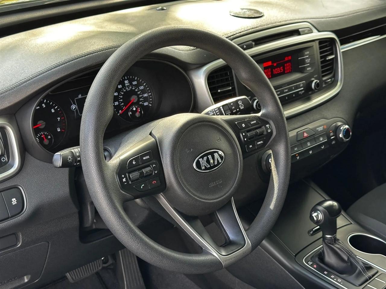 Kia Sorento L 2WD 2016