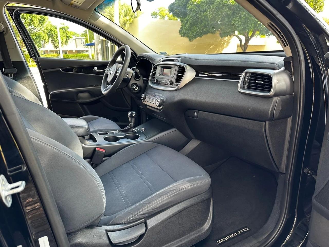 Kia Sorento L 2WD 2016