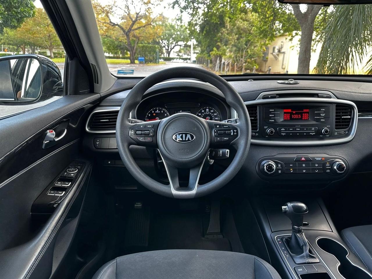 Kia Sorento L 2WD 2016