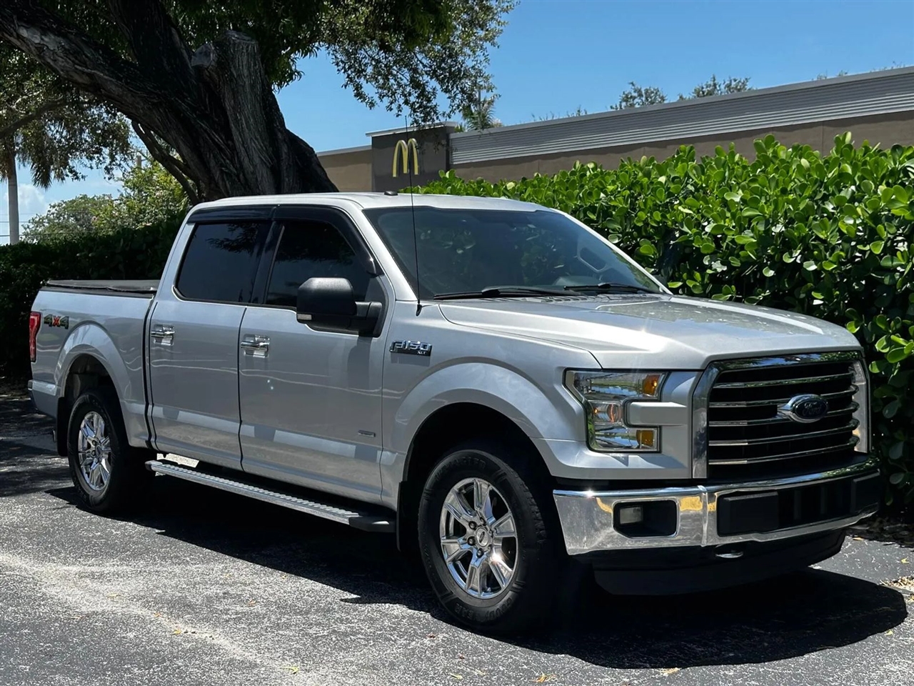 Ford F-150 XLT SuperCrew 5.5-ft. Bed 4WD 2016 Ford F-150 XLT SuperCrew 5.5-ft. Bed 4WD 2016