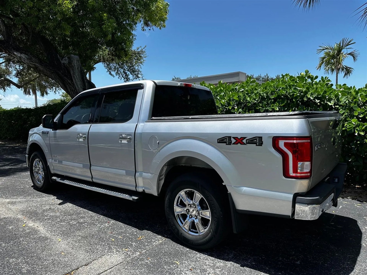 Ford F-150 XLT SuperCrew 5.5-ft. Bed 4WD 2016 Ford F-150 XLT SuperCrew 5.5-ft. Bed 4WD 2016
