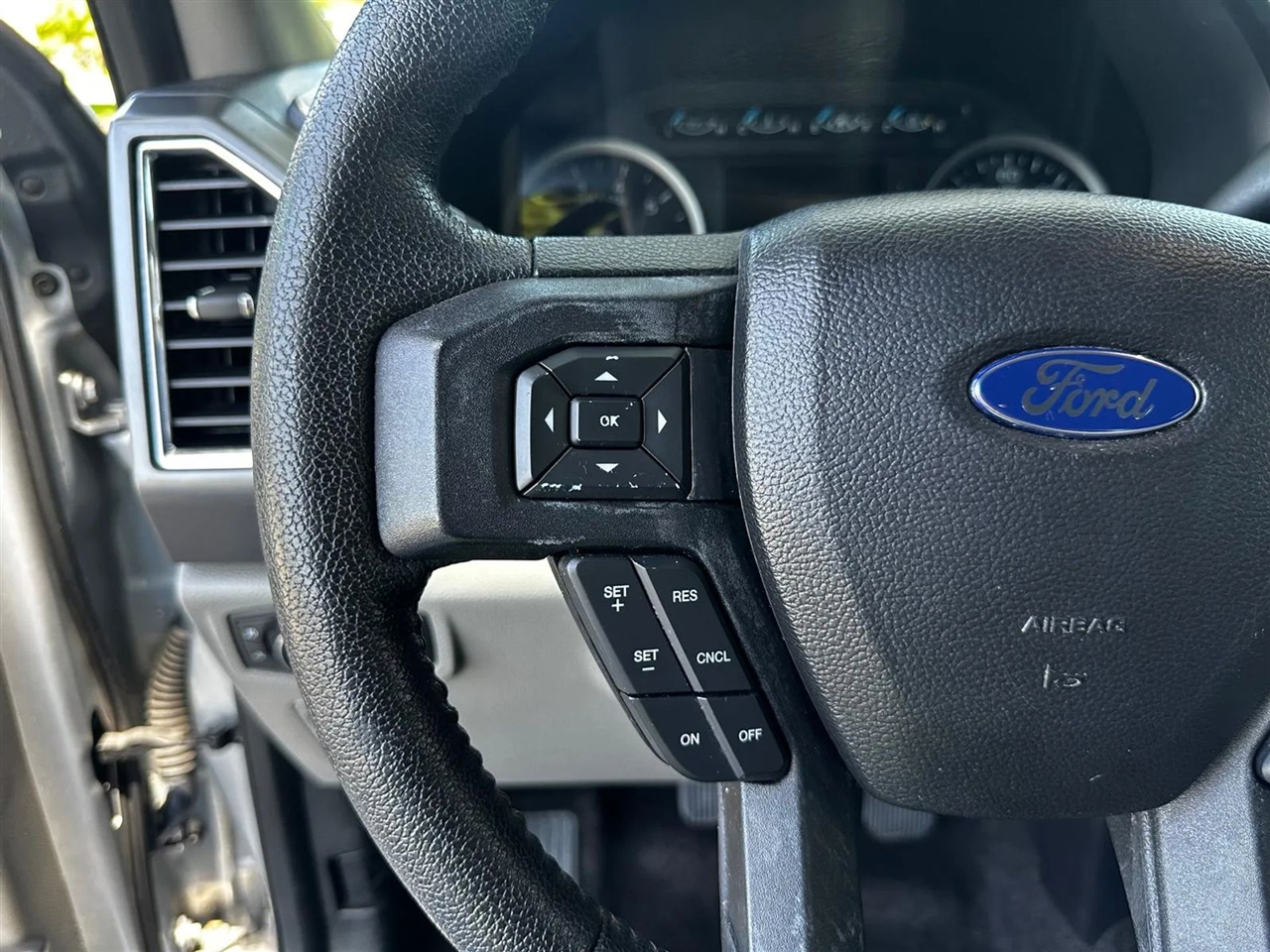 Ford F-150 XLT SuperCrew 5.5-ft. Bed 4WD 2016 Ford F-150 XLT SuperCrew 5.5-ft. Bed 4WD 2016