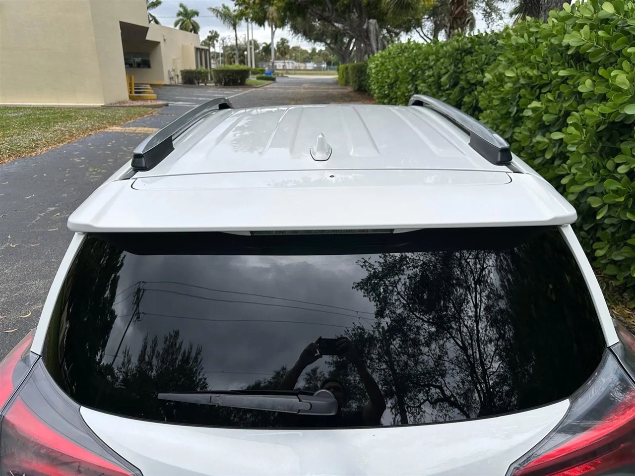 Toyota RAV4 LE FWD 2017