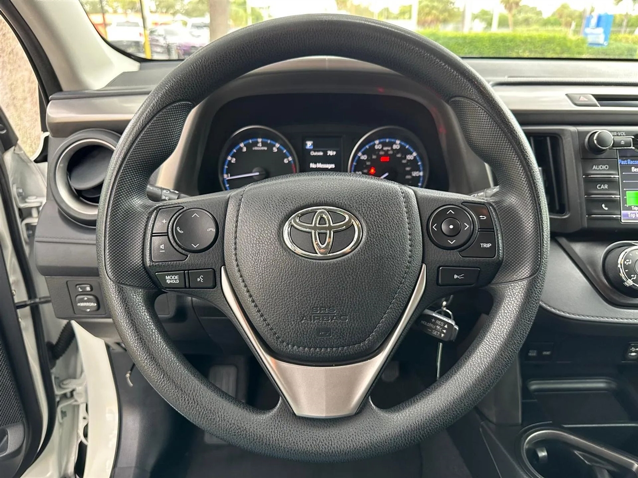 Toyota RAV4 LE FWD 2017