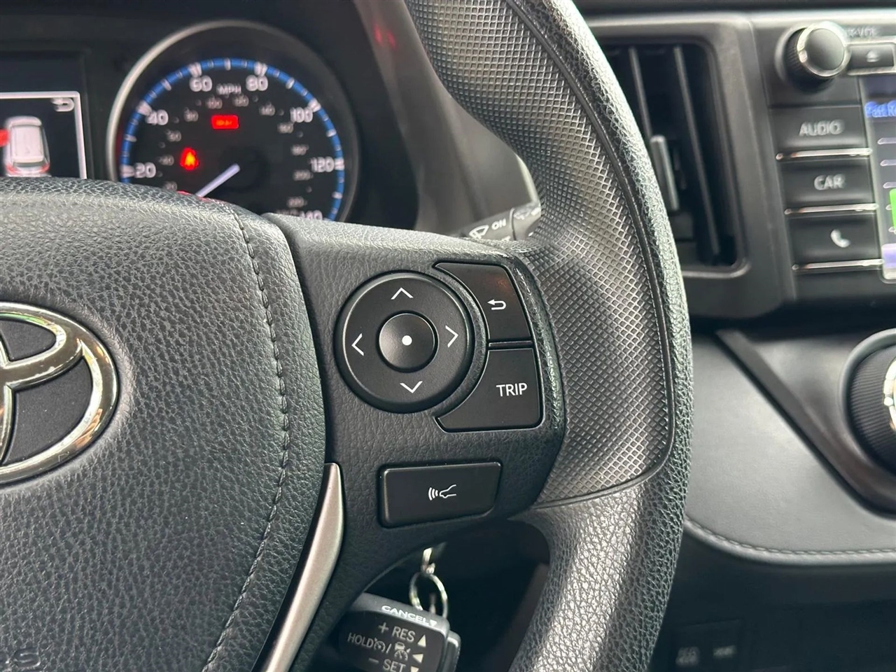 Toyota RAV4 LE FWD 2017