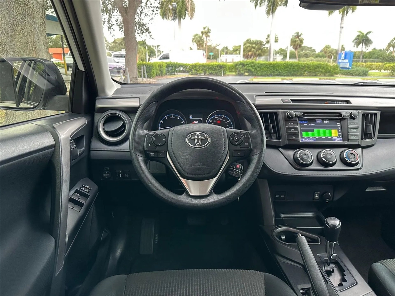 Toyota RAV4 LE FWD 2017