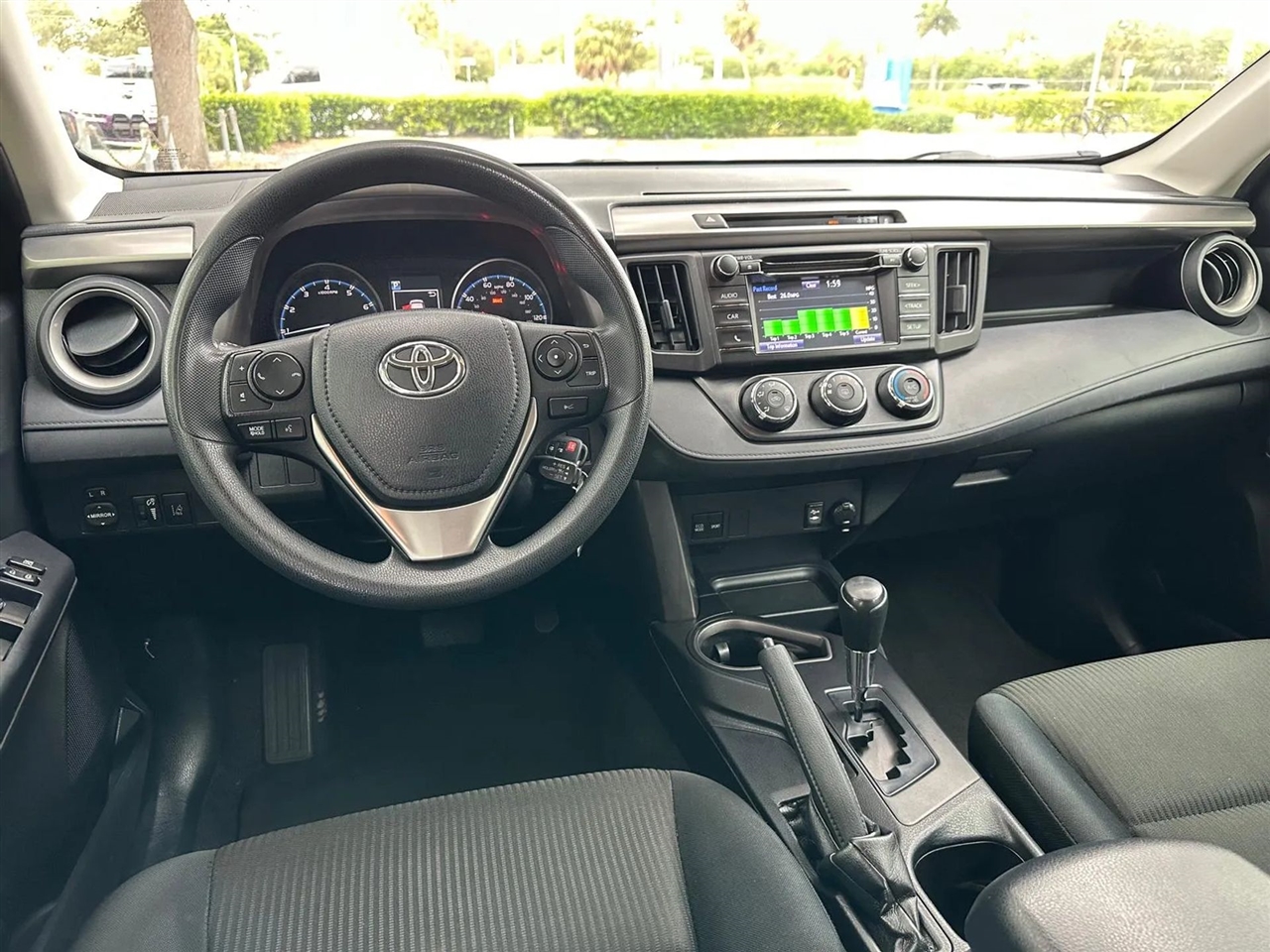 Toyota RAV4 LE FWD 2017