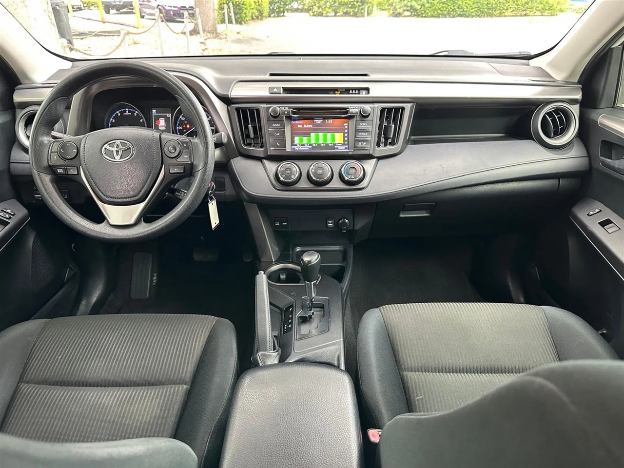 Toyota RAV4 LE FWD 2017