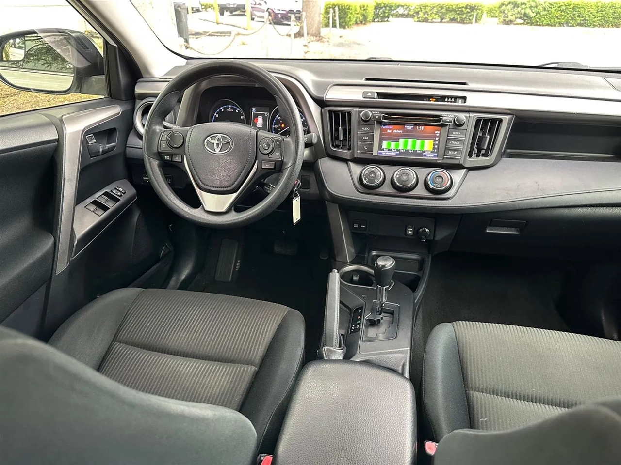 Toyota RAV4 LE FWD 2017