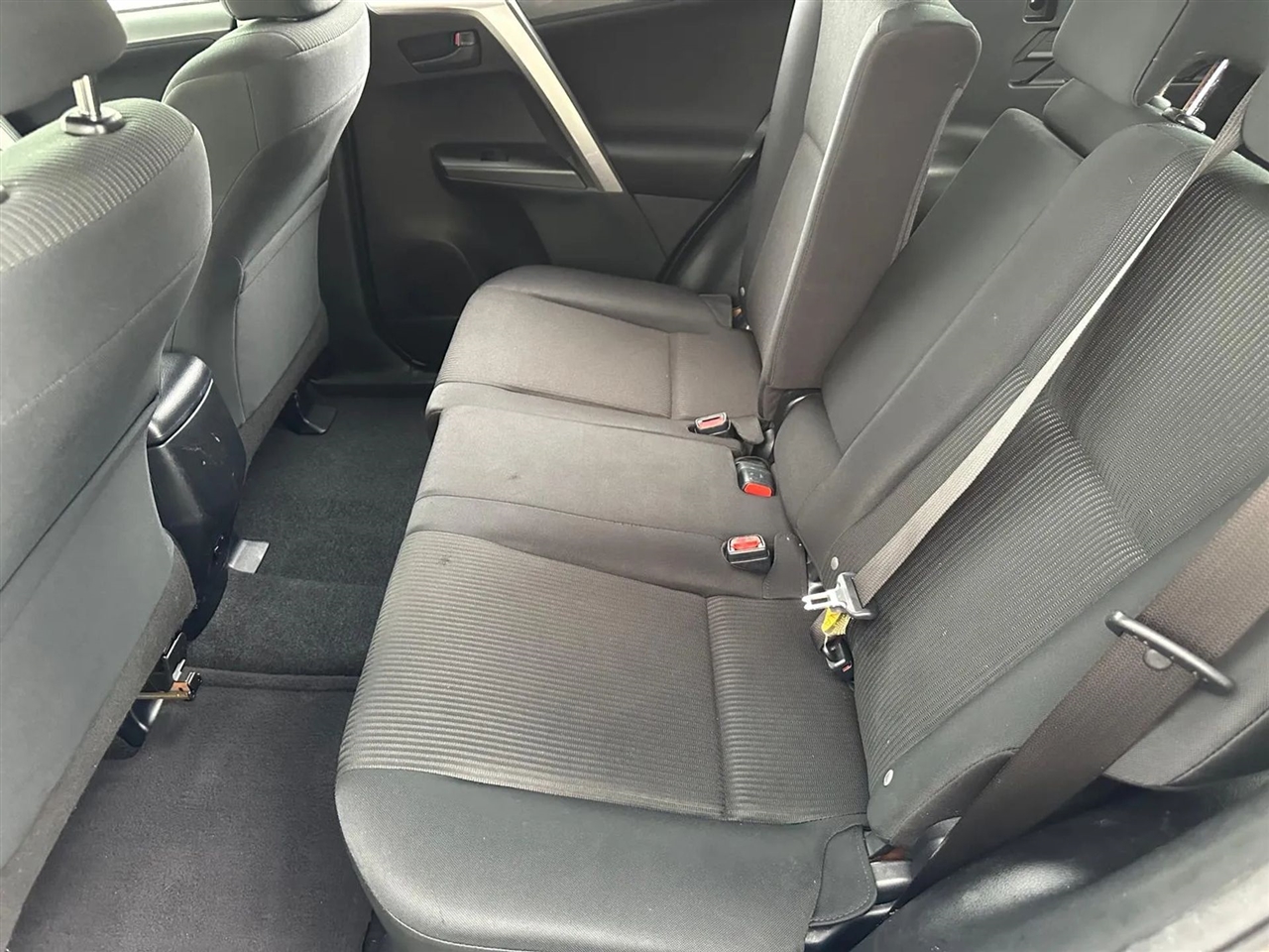 Toyota RAV4 LE FWD 2017