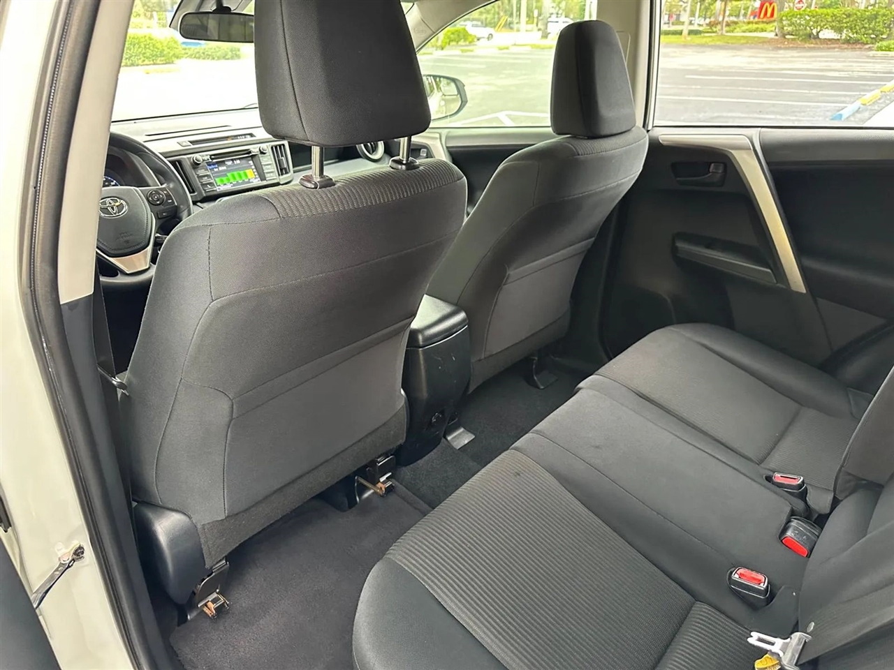 Toyota RAV4 LE FWD 2017