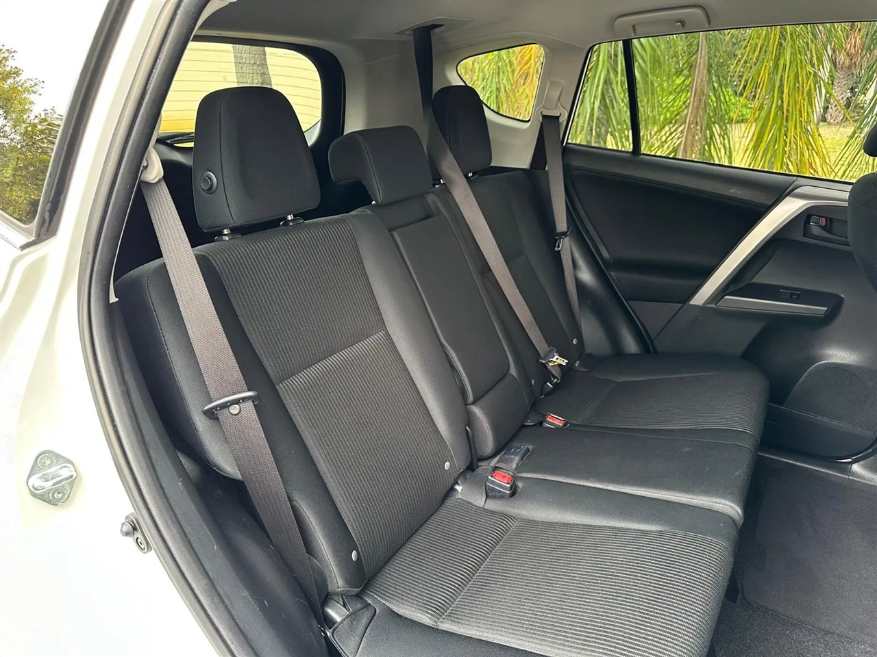 Toyota RAV4 LE FWD 2017