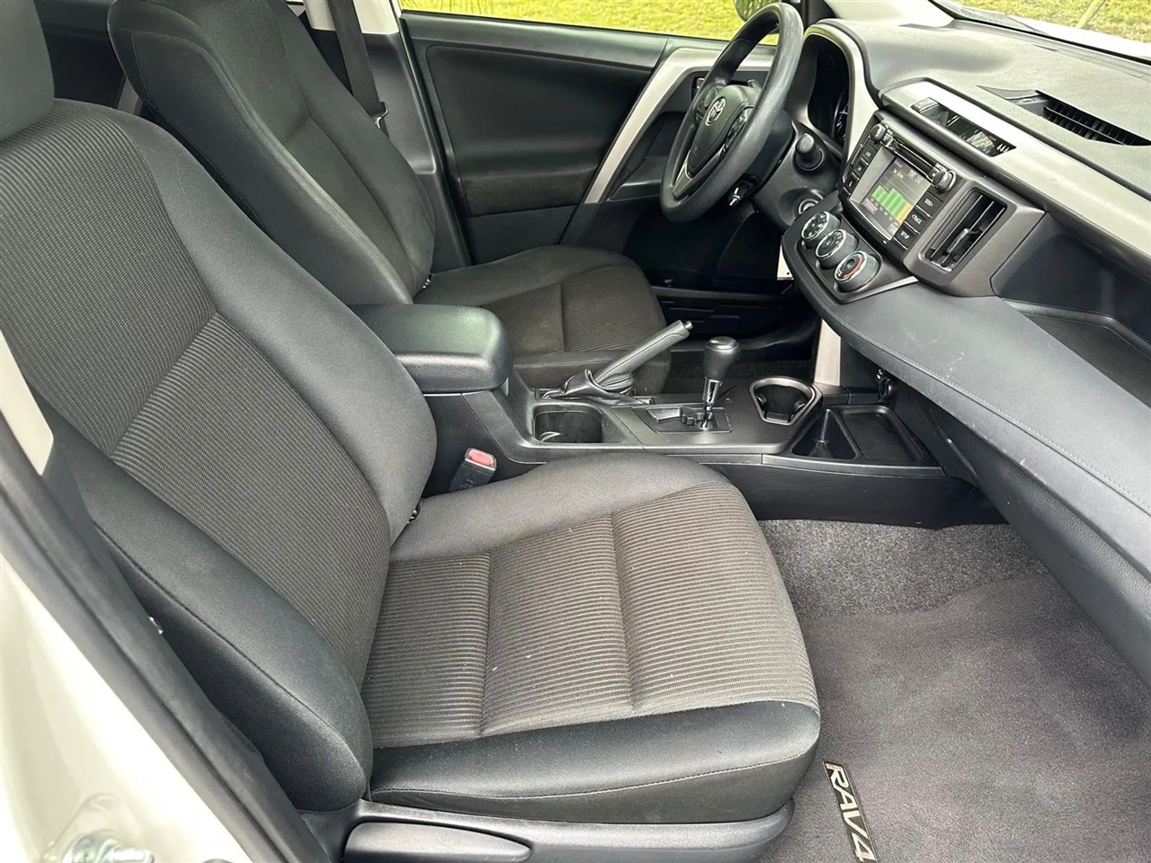 Toyota RAV4 LE FWD 2017