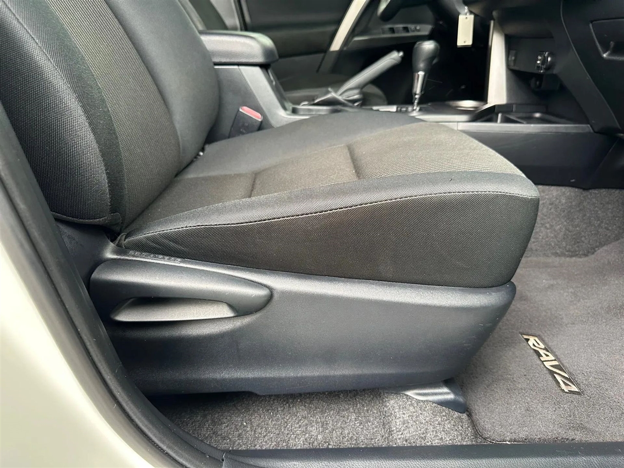 Toyota RAV4 LE FWD 2017