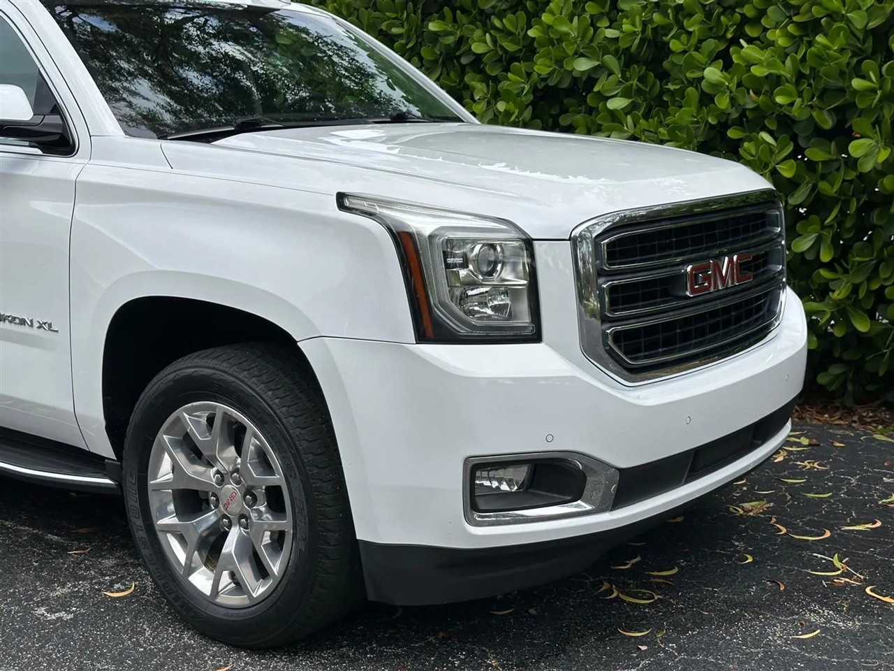 GMC Yukon XL SLE 2WD 2017