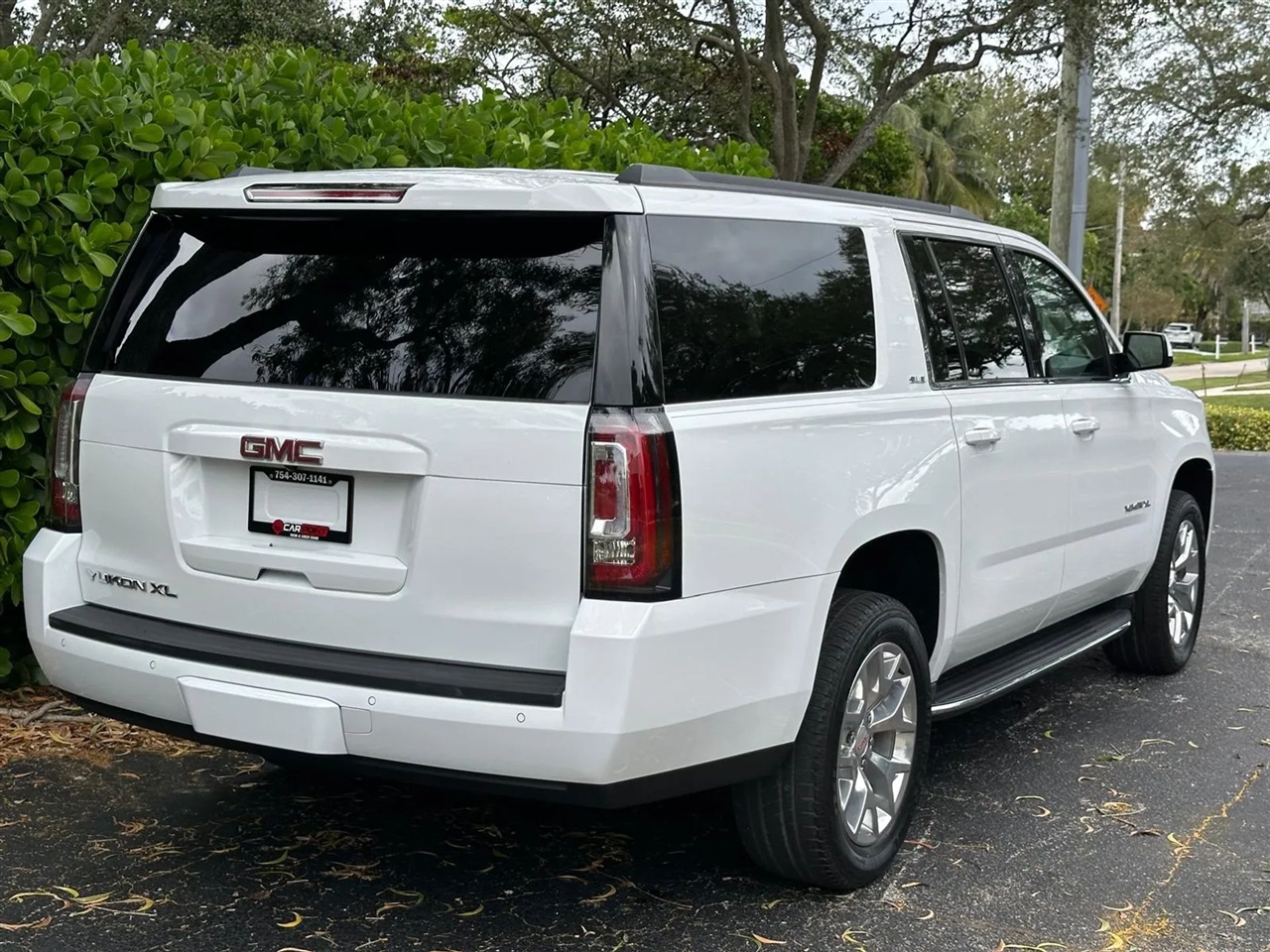 GMC Yukon XL SLE 2WD 2017