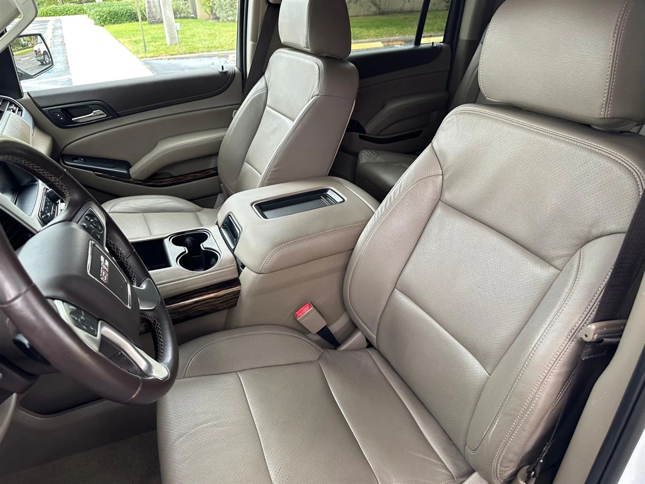 GMC Yukon XL SLE 2WD 2017