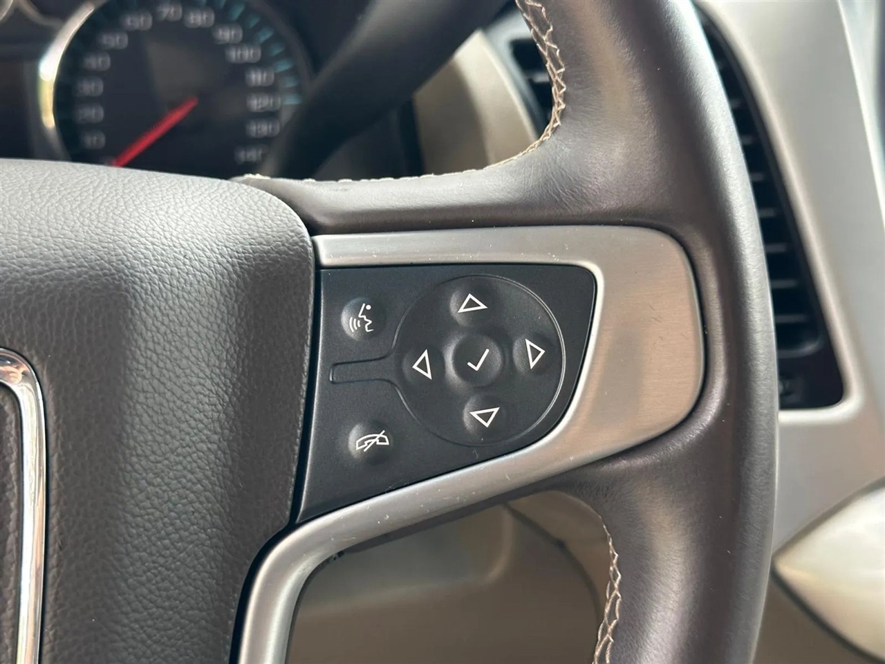 GMC Yukon XL SLE 2WD 2017