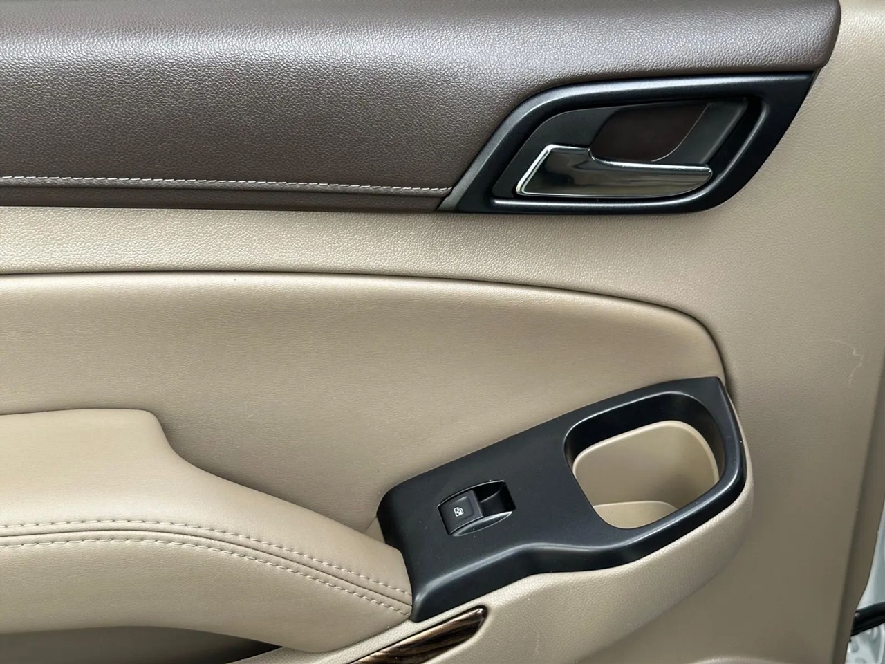 GMC Yukon XL SLE 2WD 2017