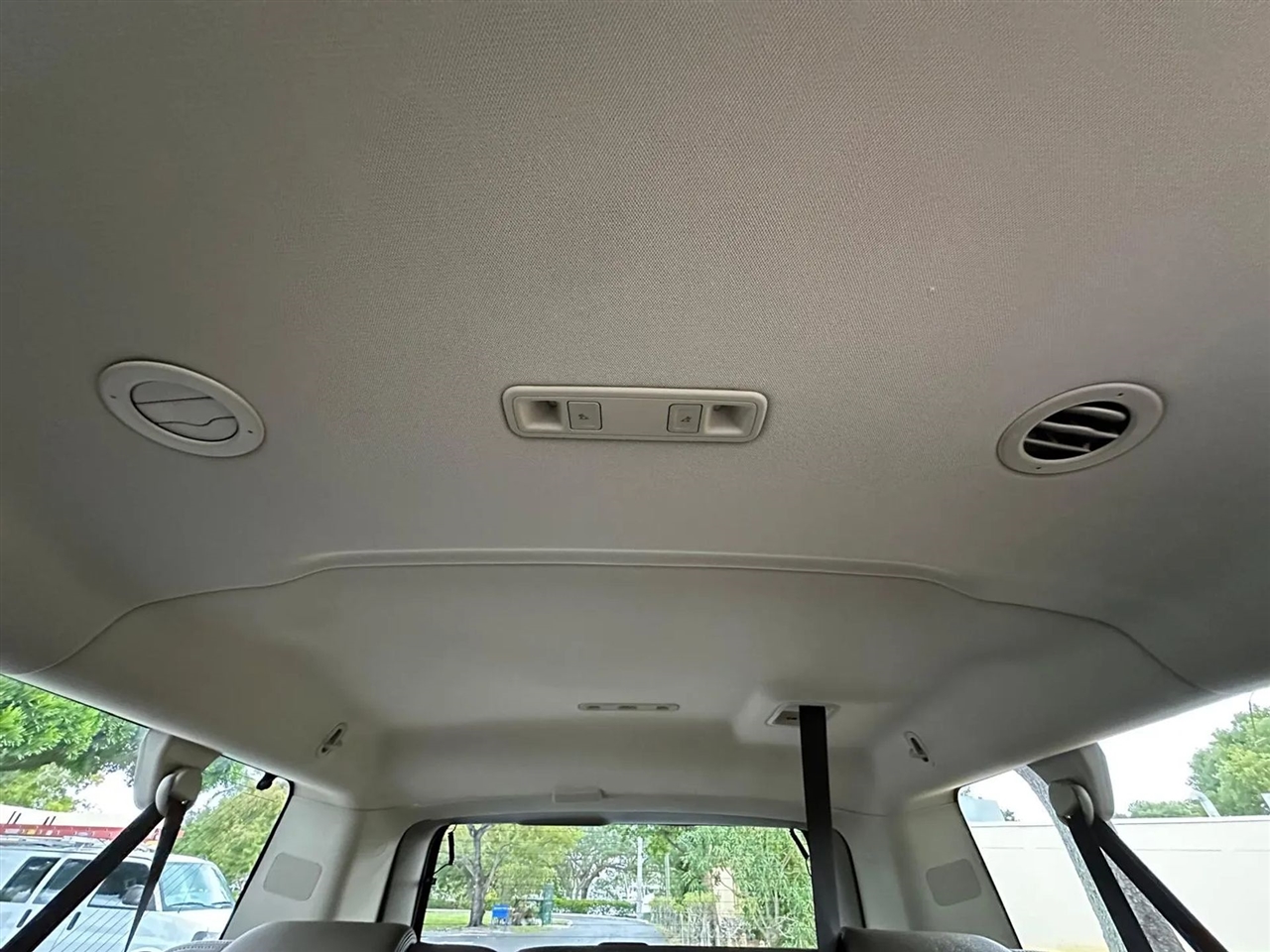 GMC Yukon XL SLE 2WD 2017