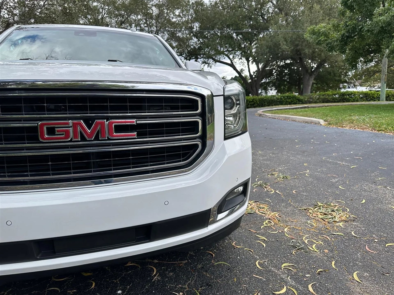 GMC Yukon XL SLE 2WD 2017