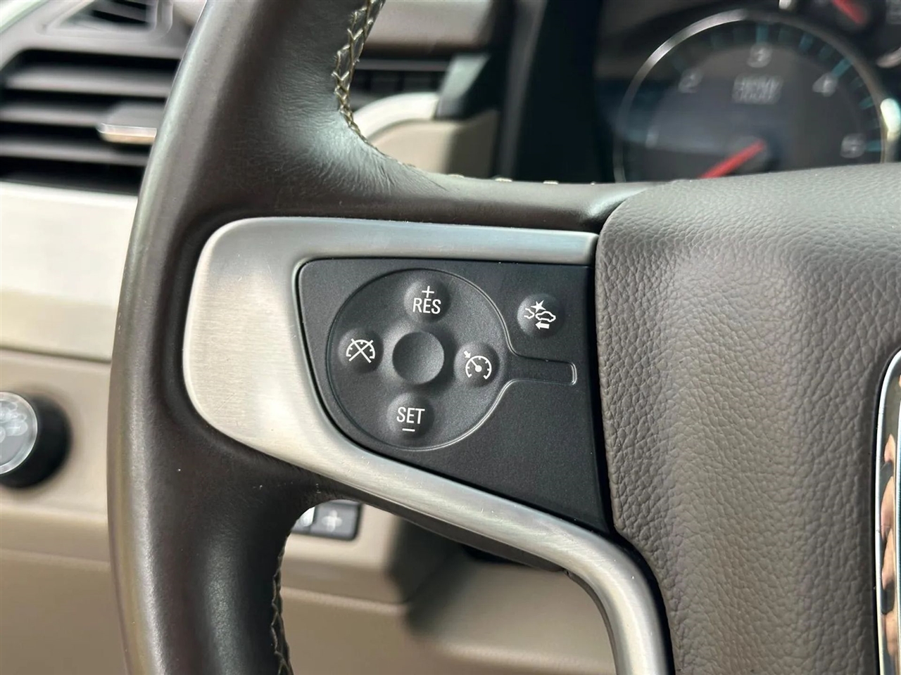 GMC Yukon XL SLE 2WD 2017