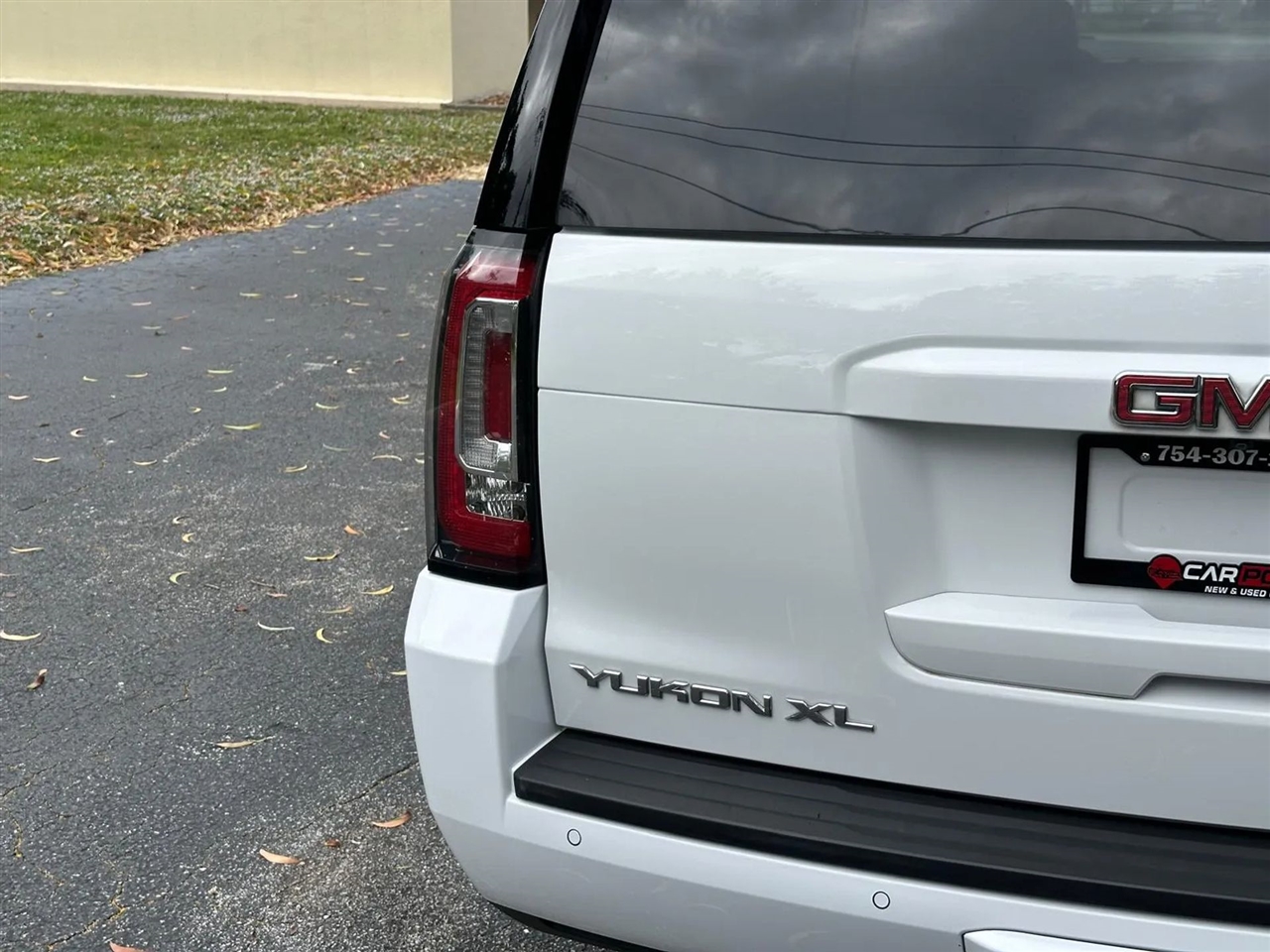 GMC Yukon XL SLE 2WD 2017