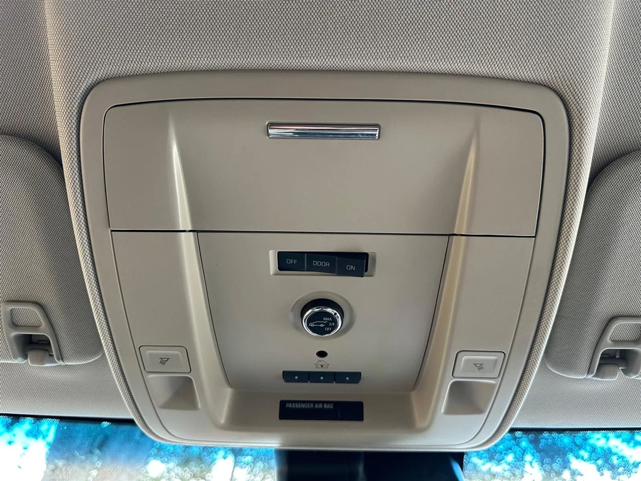 GMC Yukon XL SLE 2WD 2017