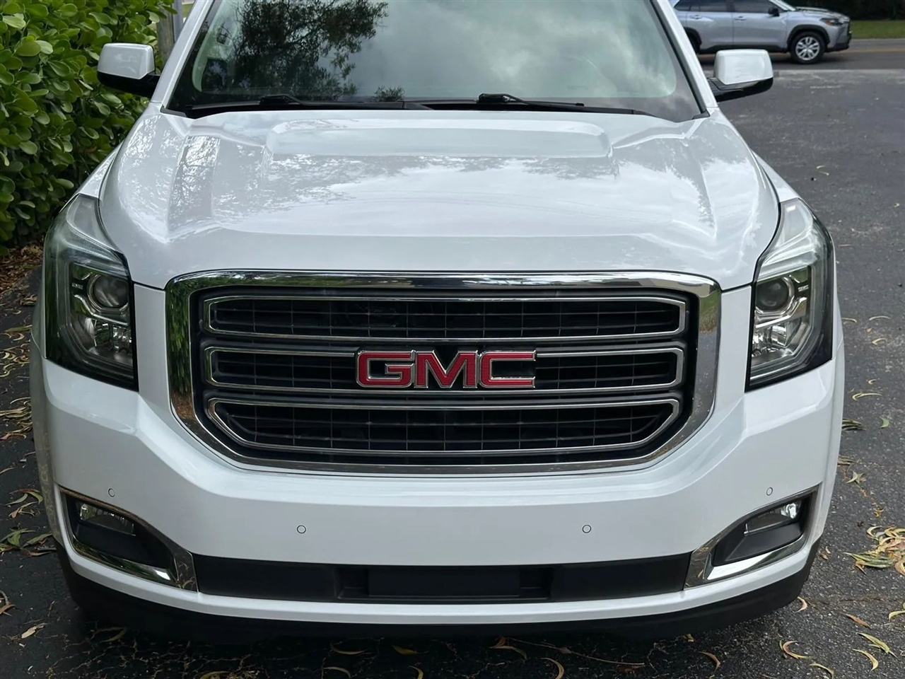 GMC Yukon XL SLE 2WD 2017