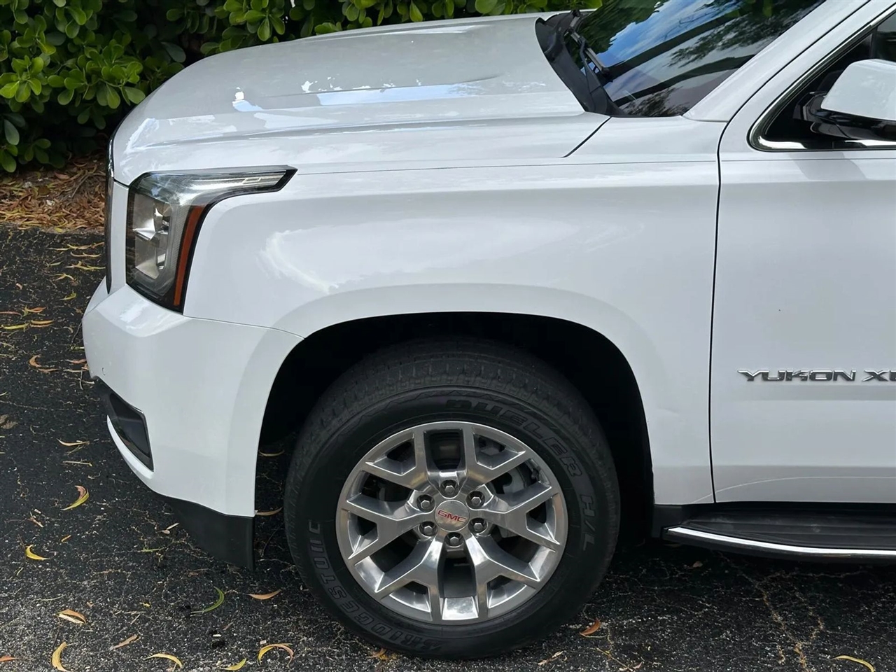 GMC Yukon XL SLE 2WD 2017