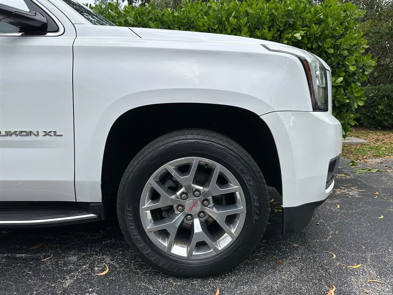 GMC Yukon XL SLE 2WD 2017