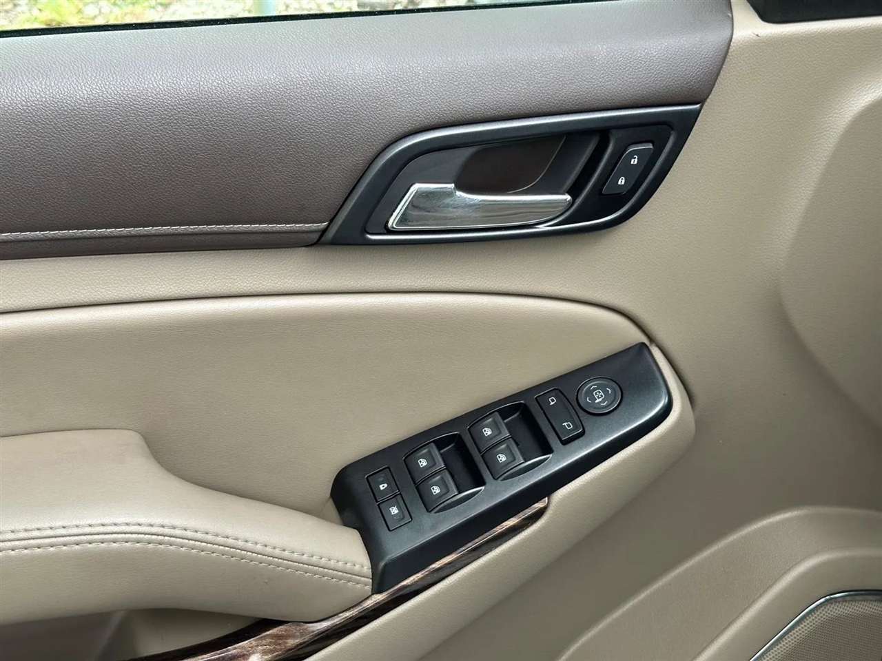 GMC Yukon XL SLE 2WD 2017