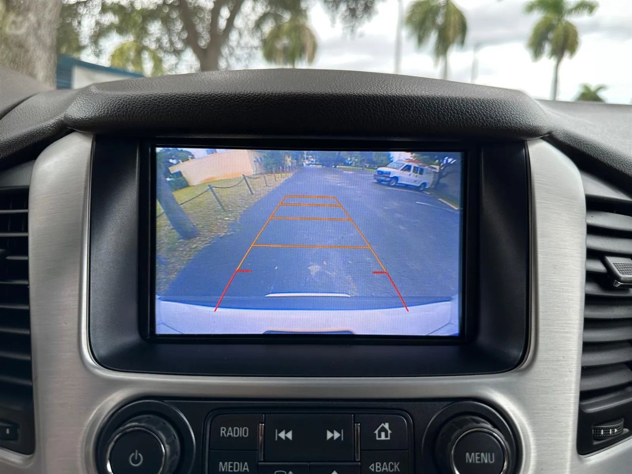 GMC Yukon XL SLE 2WD 2017