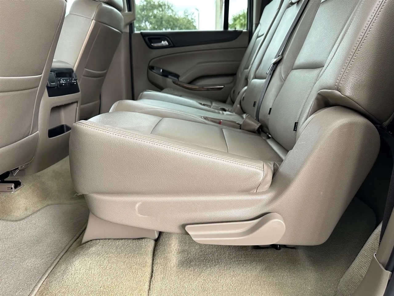 GMC Yukon XL SLE 2WD 2017