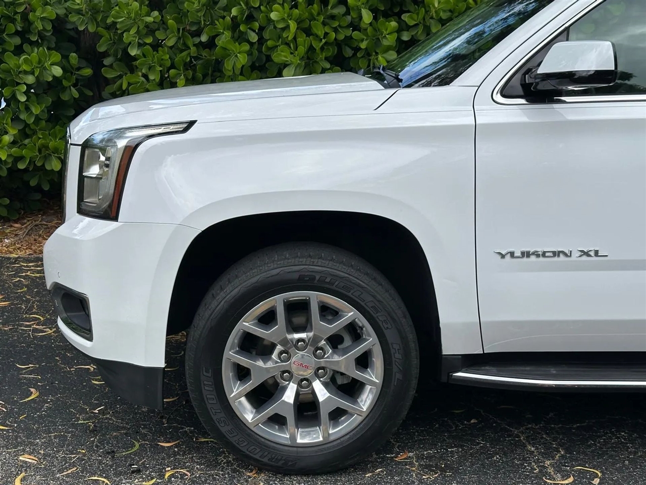 GMC Yukon XL SLE 2WD 2017