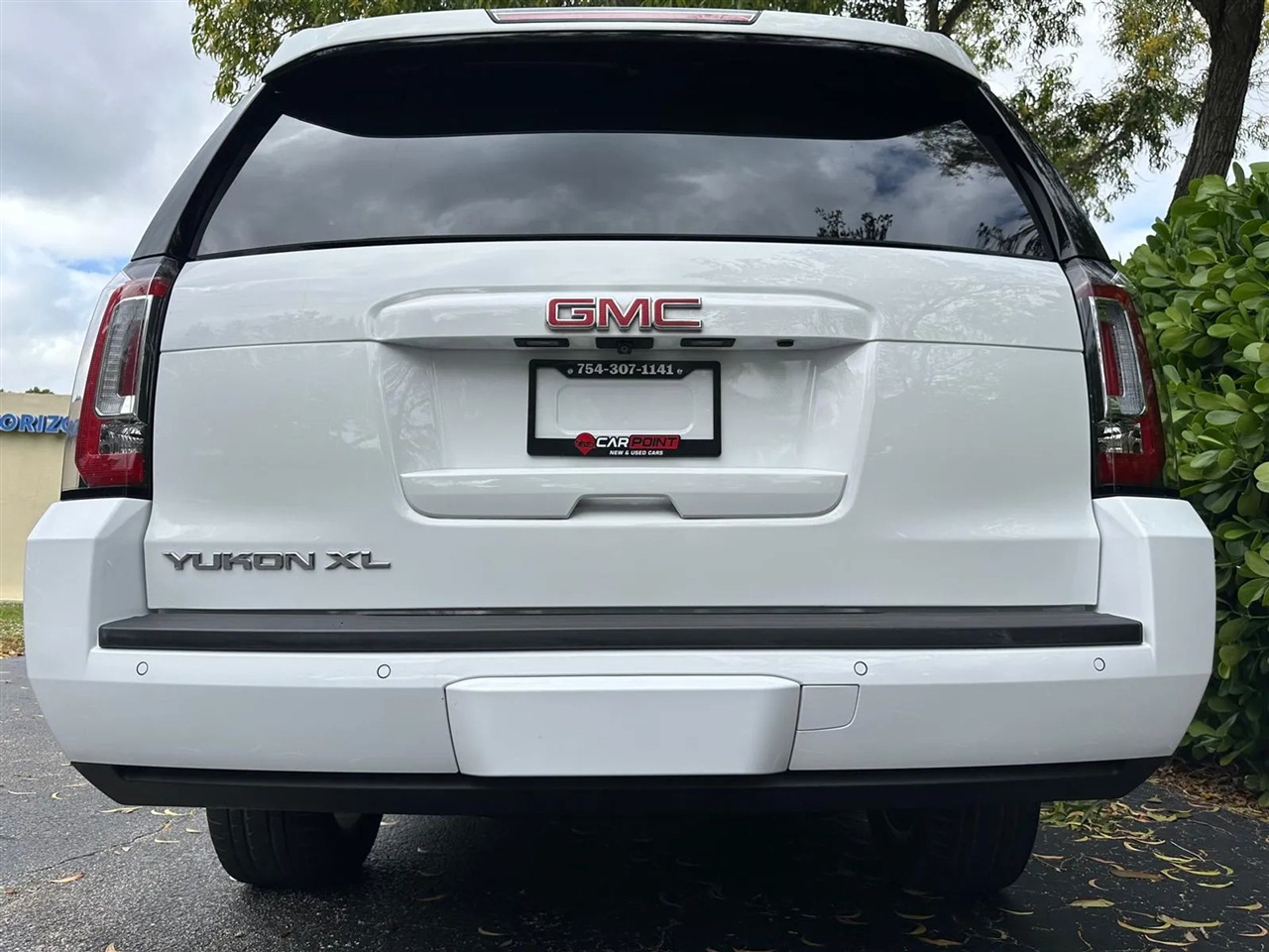 GMC Yukon XL SLE 2WD 2017