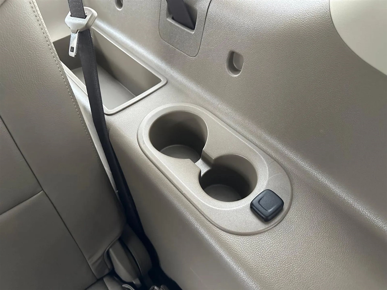 GMC Yukon XL SLE 2WD 2017