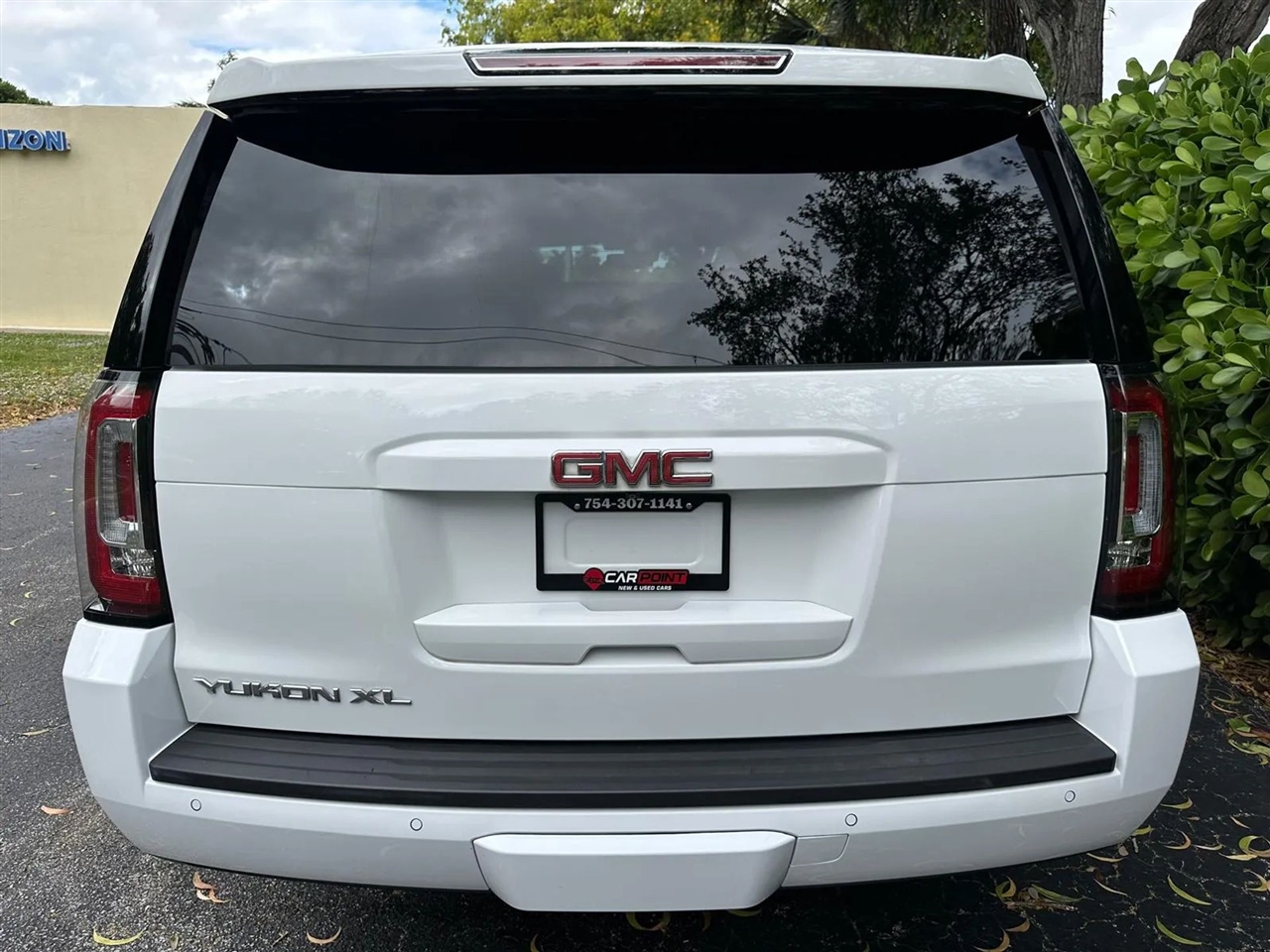 GMC Yukon XL SLE 2WD 2017