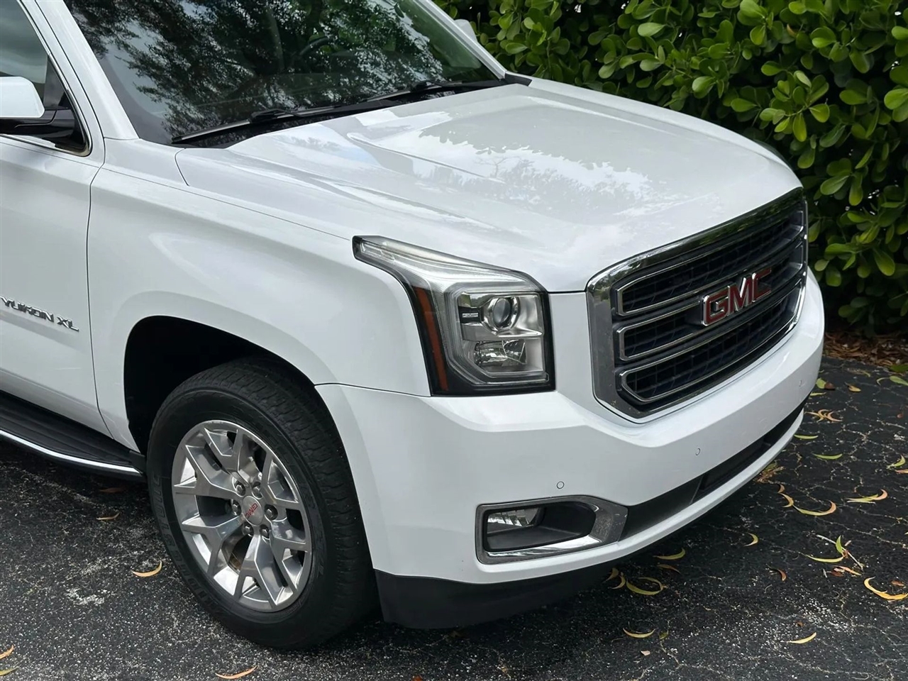 GMC Yukon XL SLE 2WD 2017