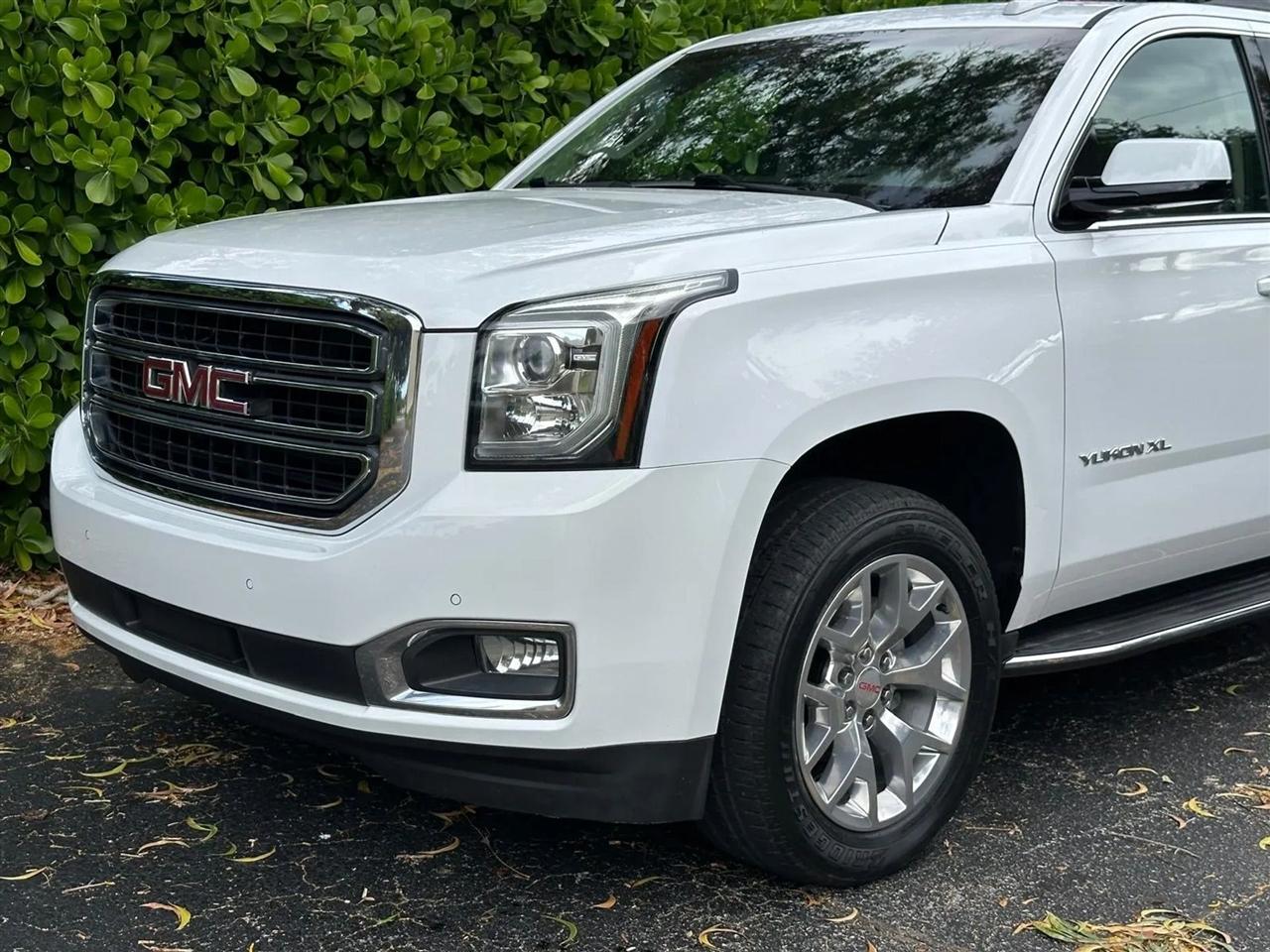 GMC Yukon XL SLE 2WD 2017