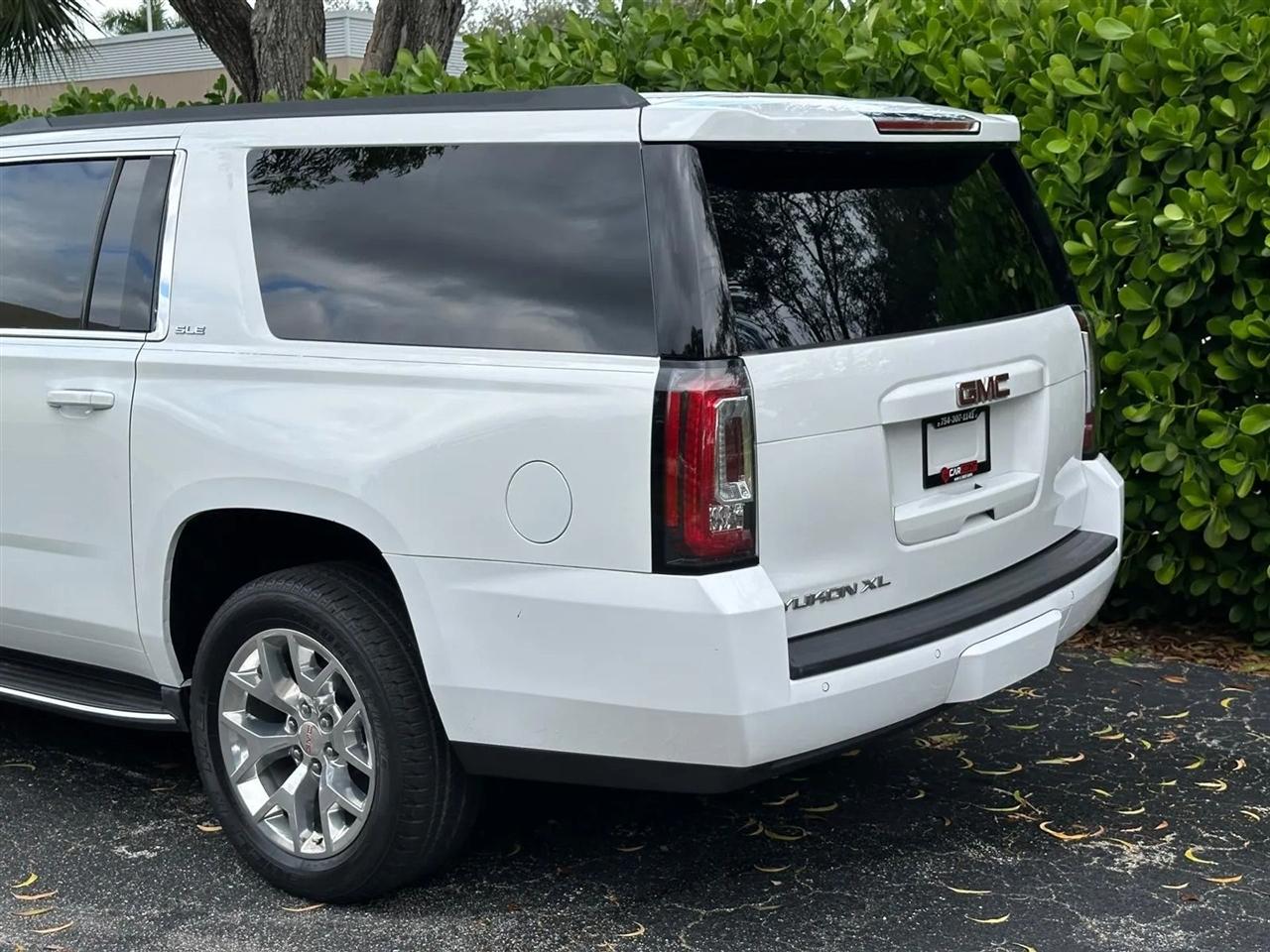 GMC Yukon XL SLE 2WD 2017